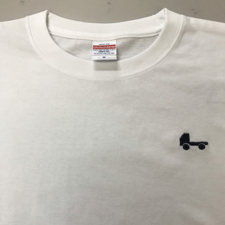 Tシャツ 【ロゴ刺繍】 左胸：横3cm
