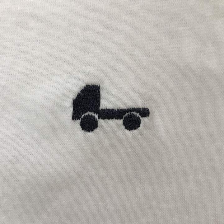 Tシャツ 【ロゴ刺繍】 左胸：横3cm