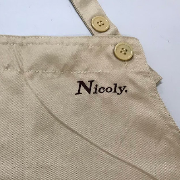 エプロン 【ネーム刺繍：ロマンイタリック体】 左胸上方