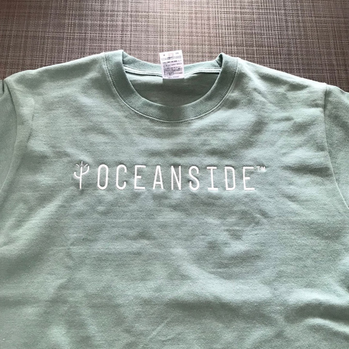 Tシャツ 【ロゴ刺繍】 胸中央・横25cm