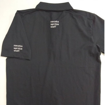 ポロシャツ〈お持込み〉 【ネーム刺繍：ゴシック体】 左袖口/背面襟下・1文字1cm