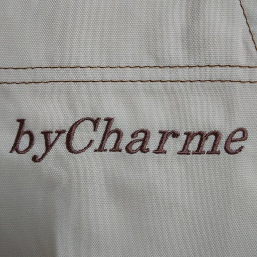 エプロン 【ネーム刺繍：ロマンイタリック体】 左胸・1文字1.5cm