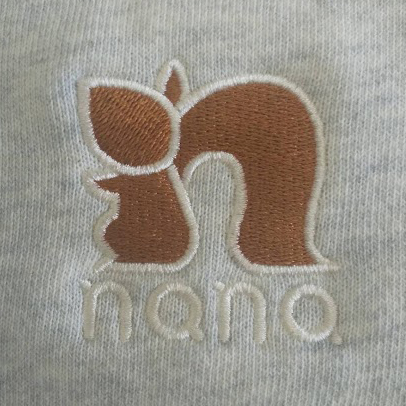 トレーナー<br>【ロゴ刺繍】<br>左胸・縦5cm×横4.7cm程度