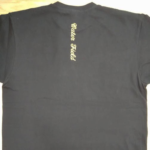 Ｔシャツ 【ネーム刺繍：筆記体】 背面襟下・1文字2cm