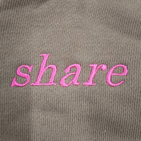 スウェット<br>【ネーム刺繍：ロマンイタリック体】<br>左上腕・1文字1.5cm