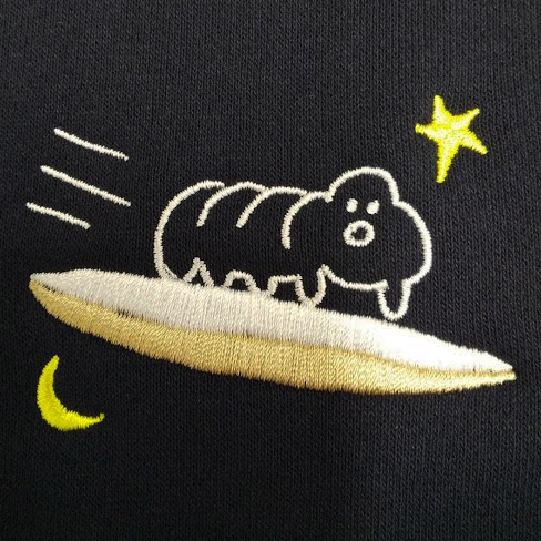 トレーナー 【ロゴ刺繍】 左胸・縦4.6cm×横7cm程度