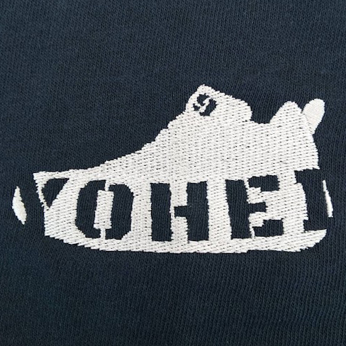 Tシャツ 【ロゴ刺繍】 左胸・縦3.7cm×横8cm程度