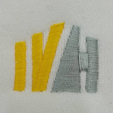スウェット 【ロゴ刺繍】 左袖口・縦2.3cm×横3cm程度