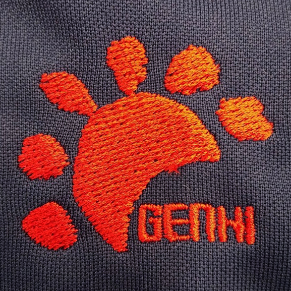 ジャージ 【ロゴ刺繍】 左胸・縦3.2cm×横4cm程度