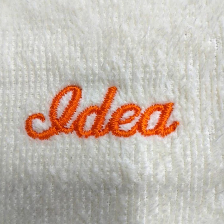 タオルハンカチ〈お持込み〉  【ネーム刺繍：筆記体】  右下・1文字1cm