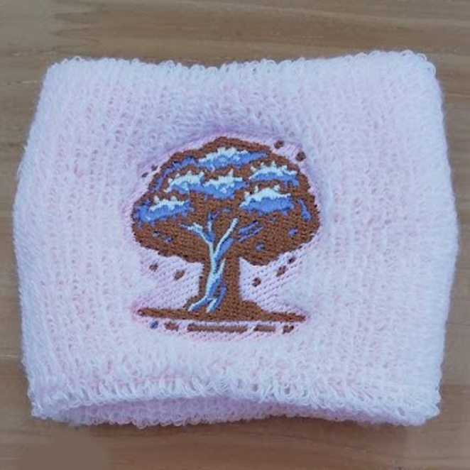 リストバンド 【ロゴ刺繍】 正面中央・縦3.8cm×横4cm程度（土台あり）