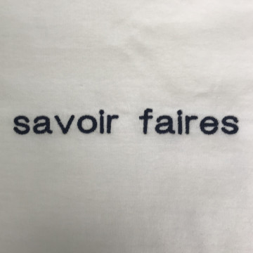 Tシャツ 【ネーム刺繍：ゴシック体】 胸中央・1文字1.5cm