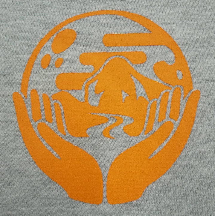 Ｔシャツ 【シルクプリント】 背面襟下・縦10.2cm×横10cm程度