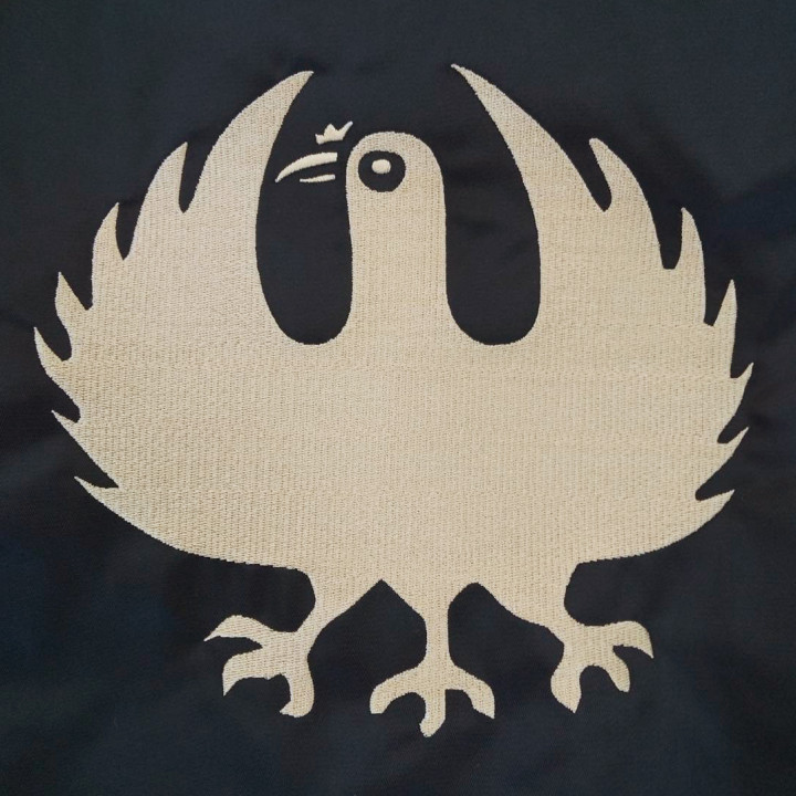 ジャケット 【ロゴ刺繍】 背面上部・縦18cm×横20cm程度