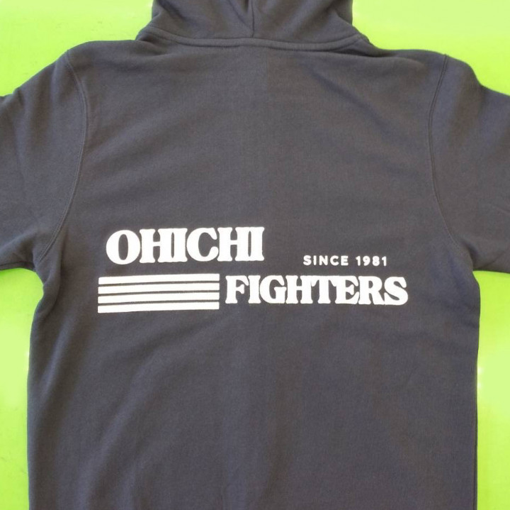 パーカー 【シルクプリント】 背面中央・縦7cm×横26cm程度