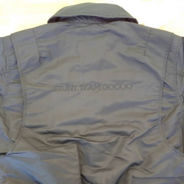 MA-1〈お持込み〉 【ロゴ刺繍】 背面上部・縦1.7cm×横22cm程度