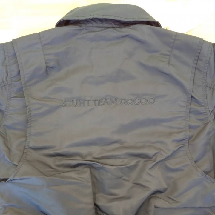 MA-1〈お持込み〉 【ロゴ刺繍】 背面上部・縦1.7cm×横22cm程度