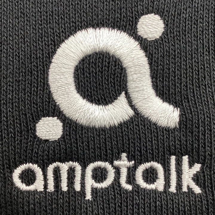 パーカー 【ロゴ刺繍】 左胸・縦4cm×横4cm程度