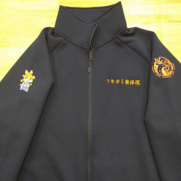 ジップジャケット 【DTF転写プリント】 左上腕・縦6.5cm×横7cm程度