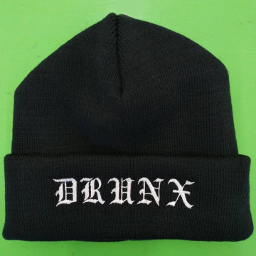 ビーニー 【ネーム刺繍：オールドイングリッシュ体】 左サイド・横11.5cm