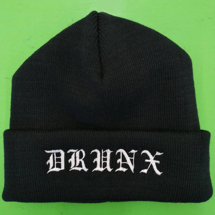 ビーニー 【ネーム刺繍：オールドイングリッシュ体】 左サイド・横11.5cm