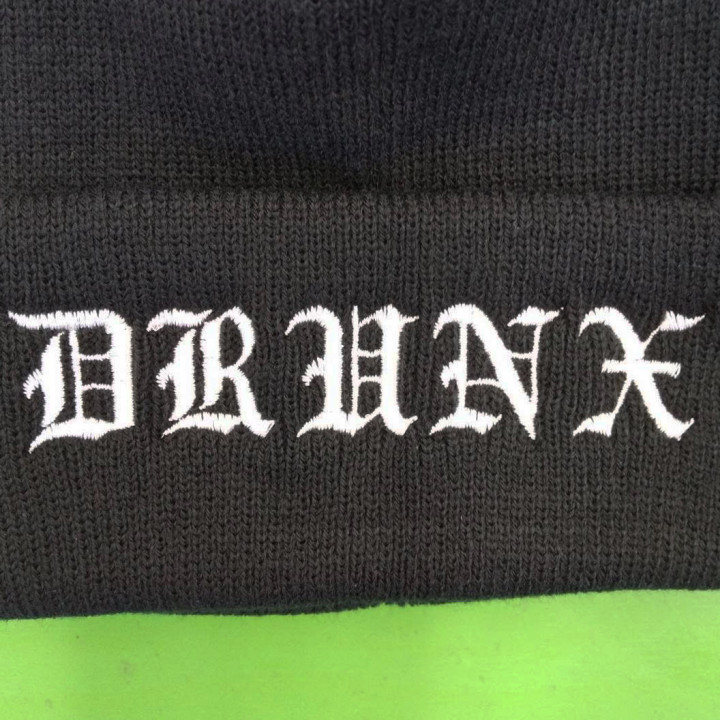 ビーニー 【ネーム刺繍：オールドイングリッシュ体】 左サイド・横11.5cm