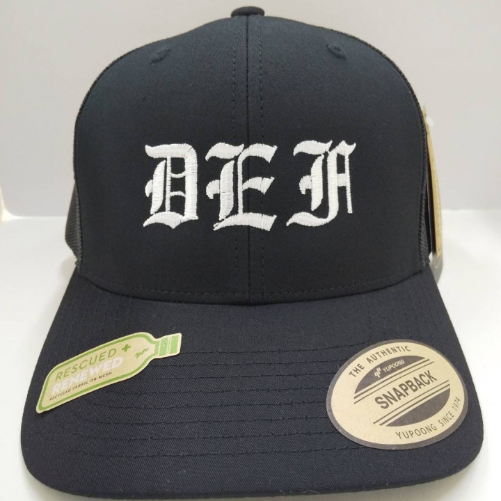 キャップ 【ネーム刺繍：オールドイングリッシュ体】 フロント・1文字3cm