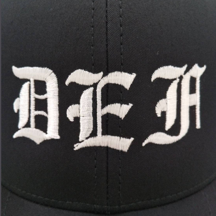 キャップ 【ネーム刺繍：オールドイングリッシュ体】 フロント・1文字3cm