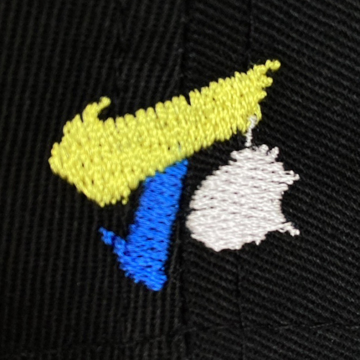 キャップ 【ロゴ刺繍】 背面中央・縦2cm×横2cm程度