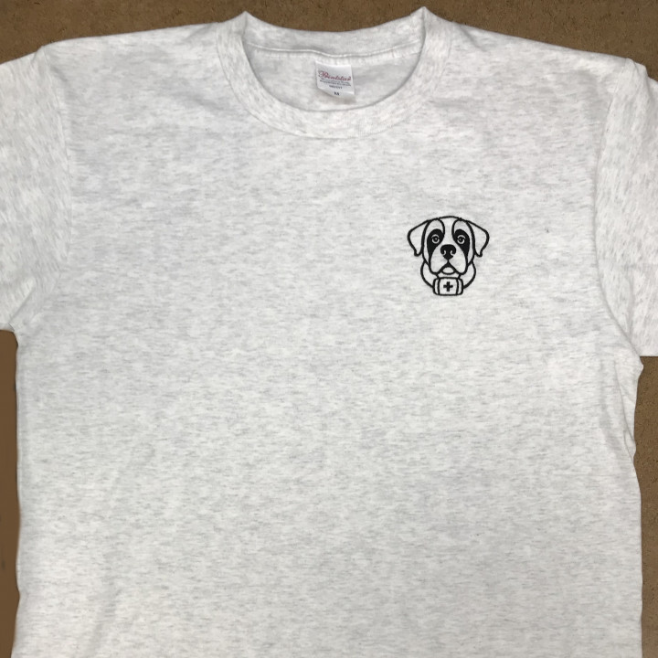 Tシャツ 【ロゴ刺繍】 左胸・縦6.5cm×横6.5cm程度