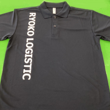 ポロシャツ 【シルクプリント】 前面右側・縦45cm×横3.7cm程度