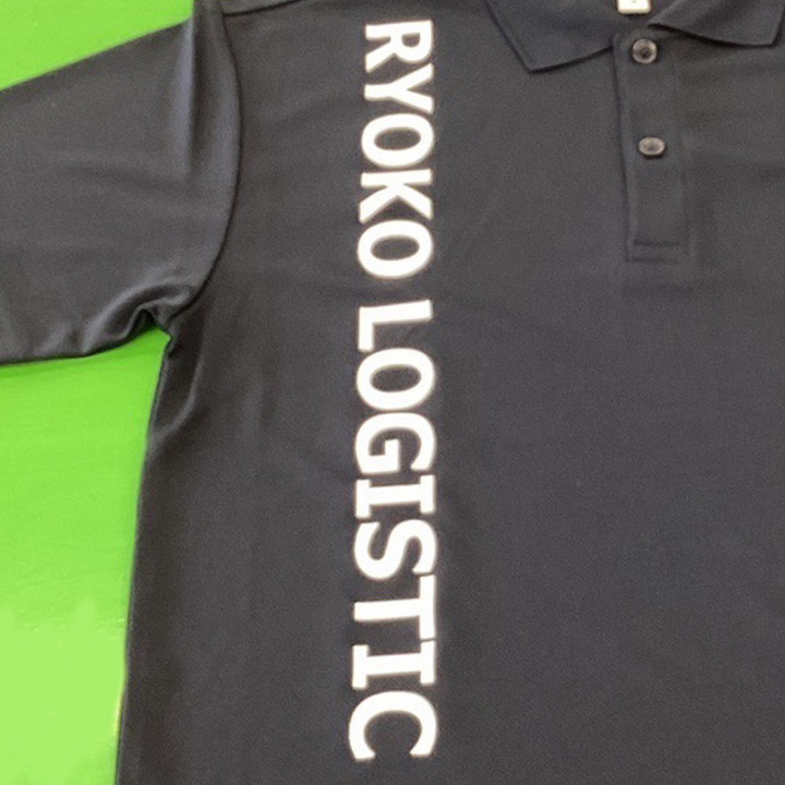 ポロシャツ 【シルクプリント】 前面右側・縦45cm×横3.7cm程度