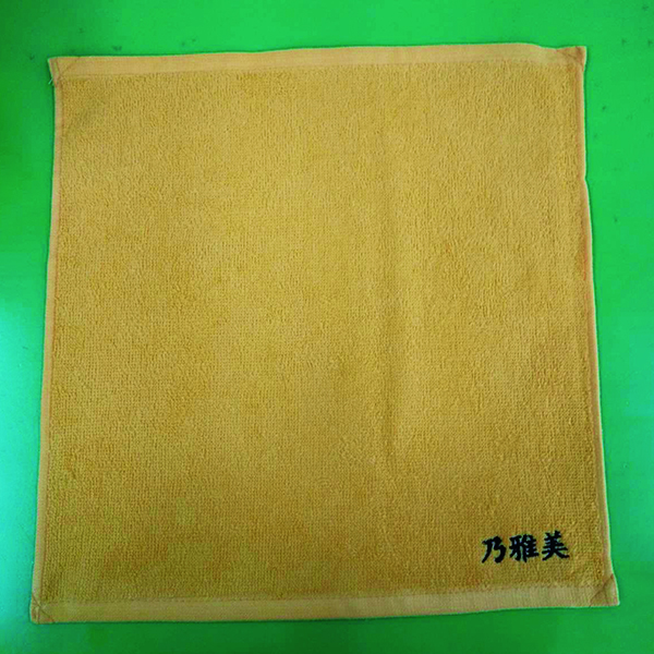 タオルハンカチ  【ネーム刺繍：楷書体】  右下・1文字1.5cm