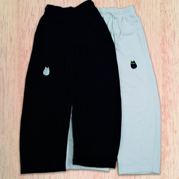 パンツ〈お持込み〉  【ロゴ刺繍】  右前・縦6.3cm×横3.8cm程度