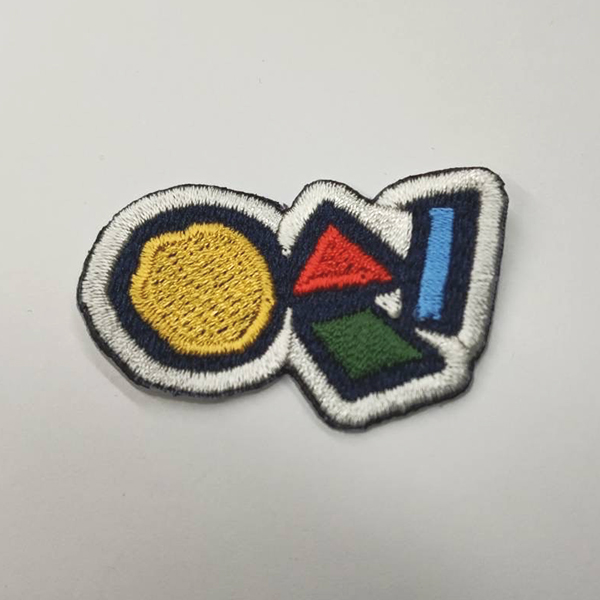 ワッペン単体  【刺繍ワッペン】  縦2.8cm×横4cm程度（フチ込み）