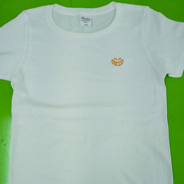 Tシャツ  【ロゴ刺繍】  左胸・横3cm（縦2cm程）