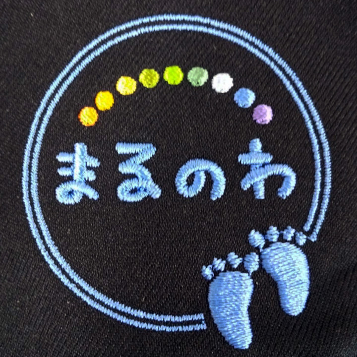スクラブ〈お持込み〉 【ロゴ刺繍】 右袖口・縦5cm×横5cm程度