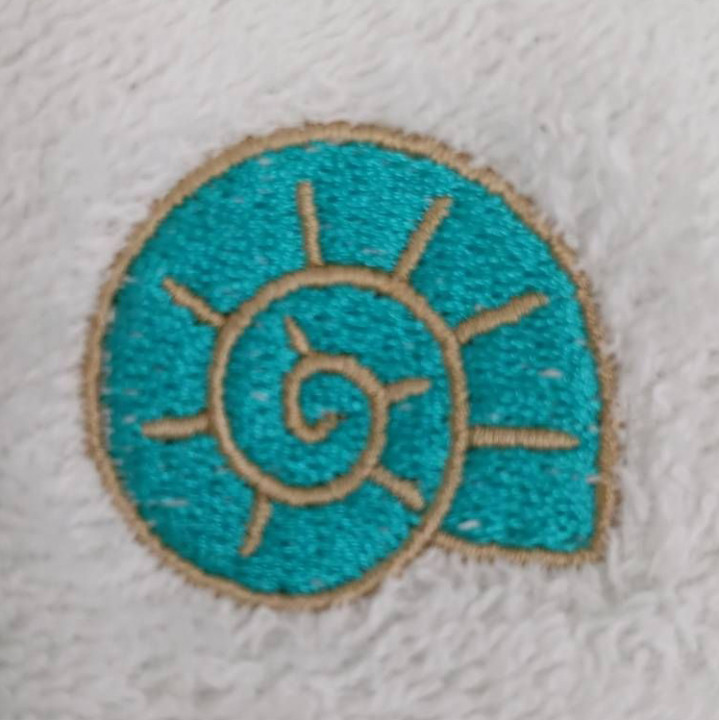 タオルハンカチ 【ロゴ刺繍】 右下・3cm×3cm程度